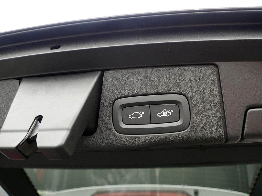 Volvo XC60 2025