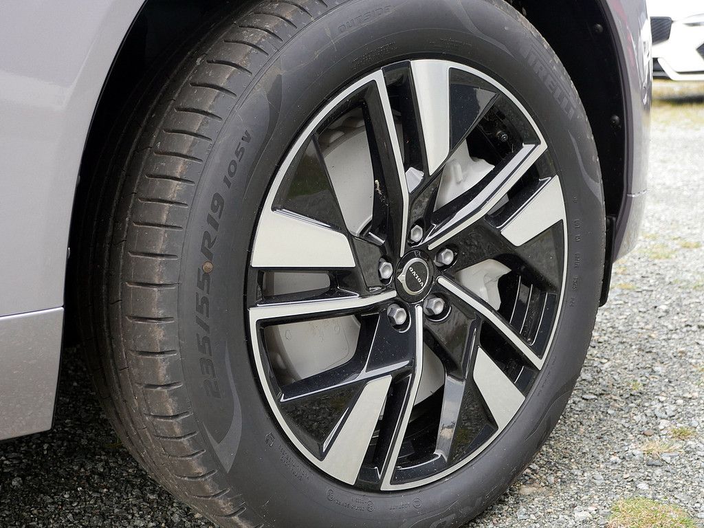 Volvo XC60 2025