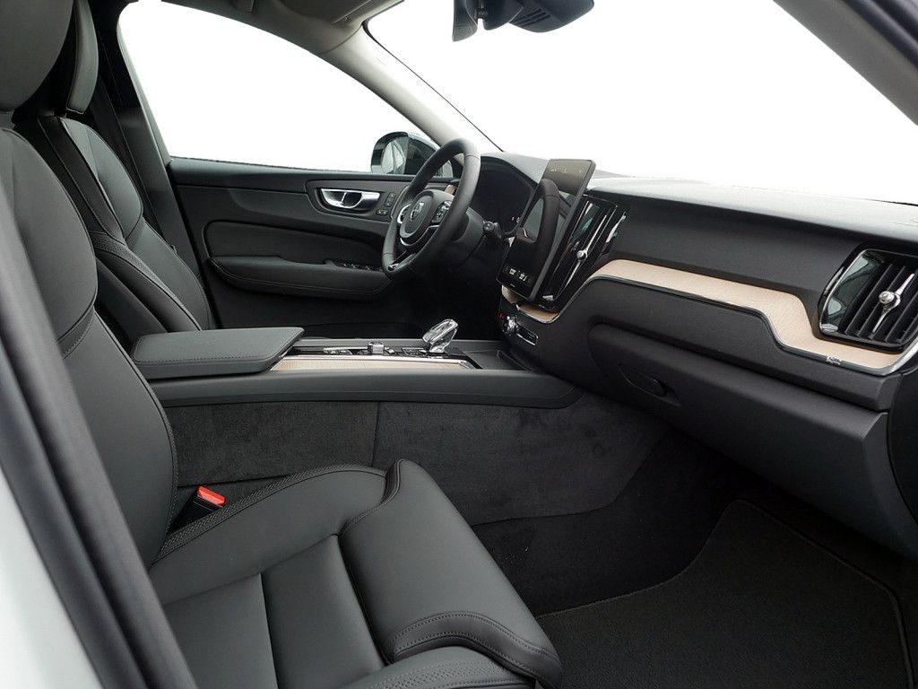Volvo XC60 2025