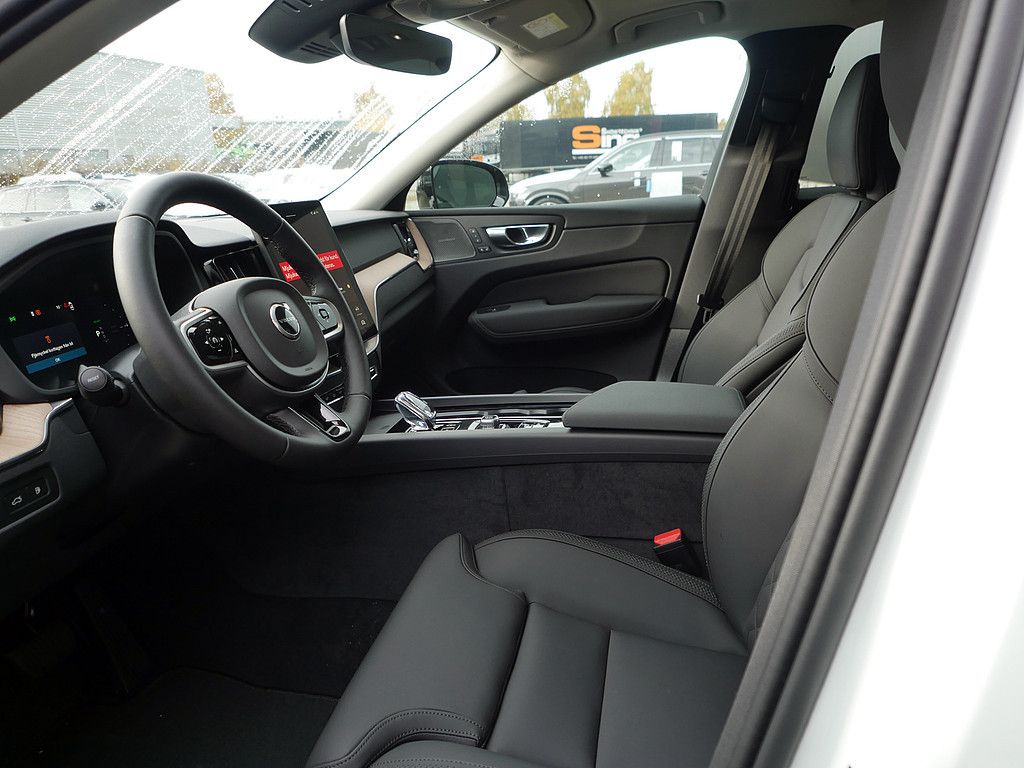 Volvo XC60 2025