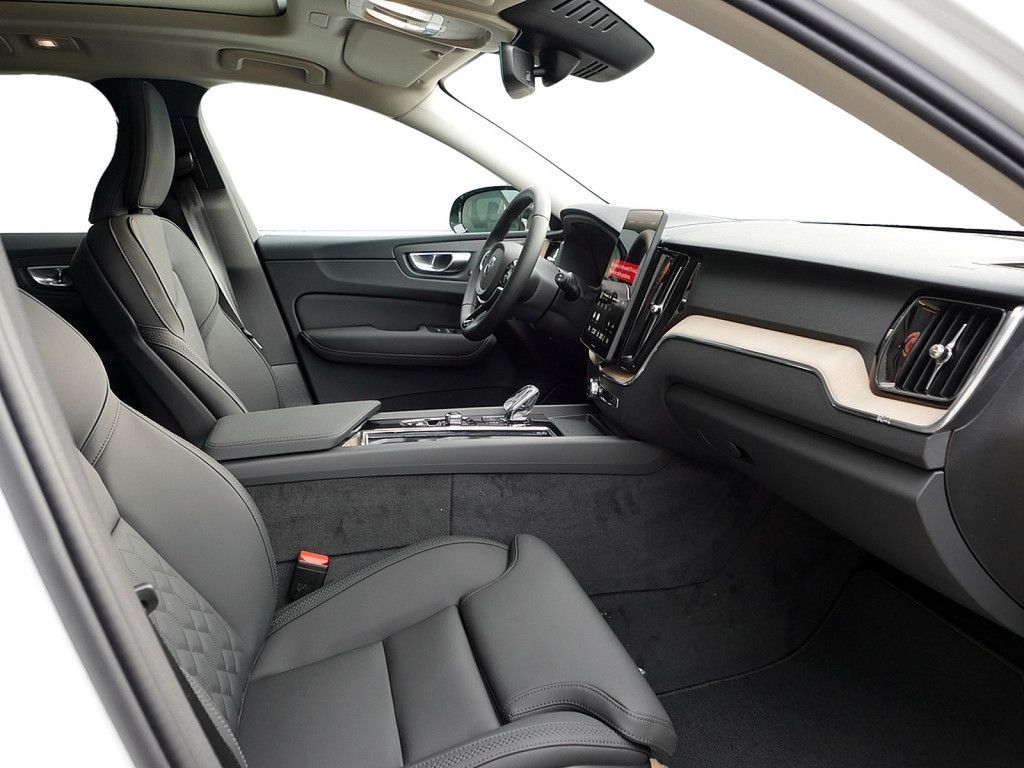 Volvo XC60 2025
