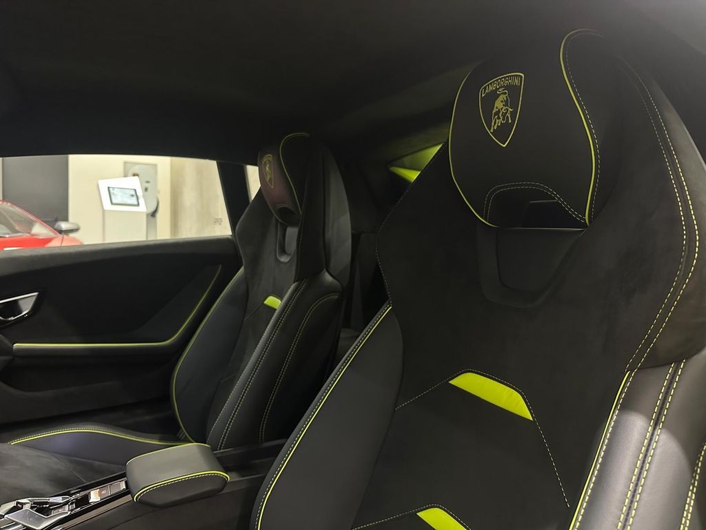 Lamborghini Huracán 2023