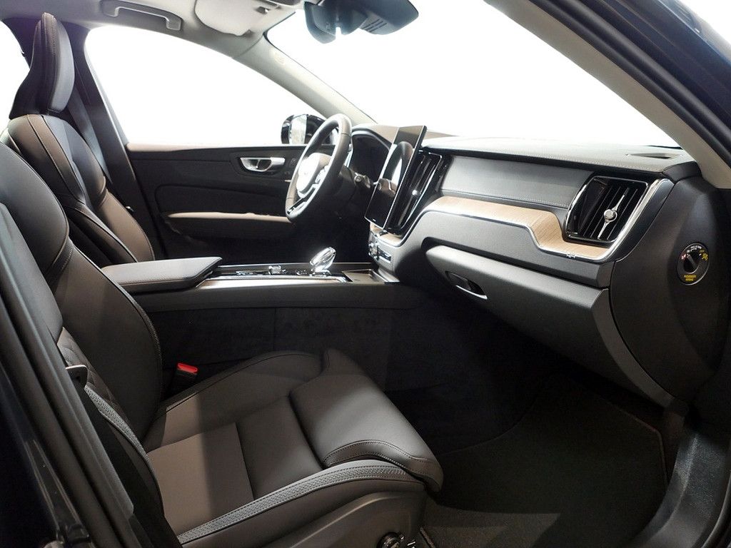 Volvo XC60 2025
