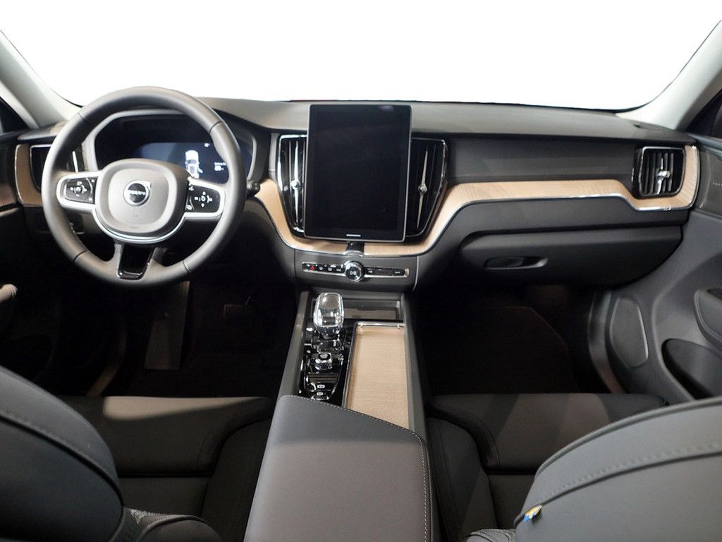 Volvo XC60 2025