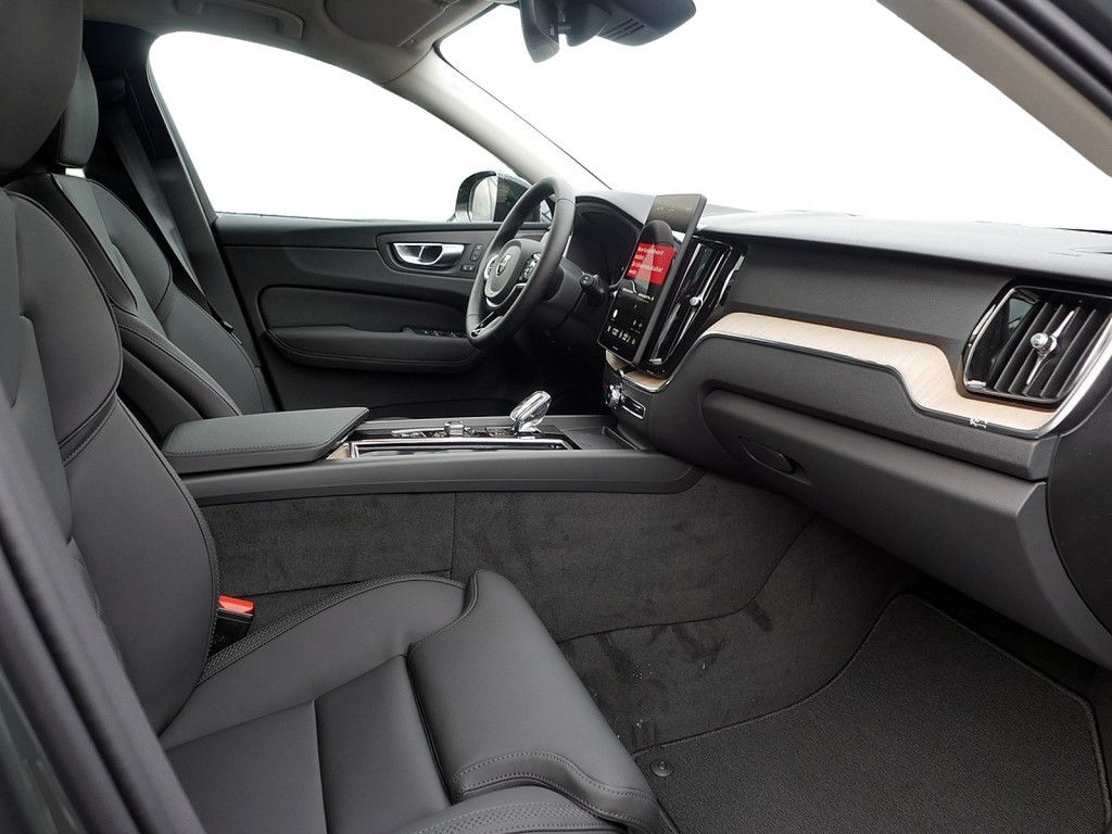 Volvo XC60 2025
