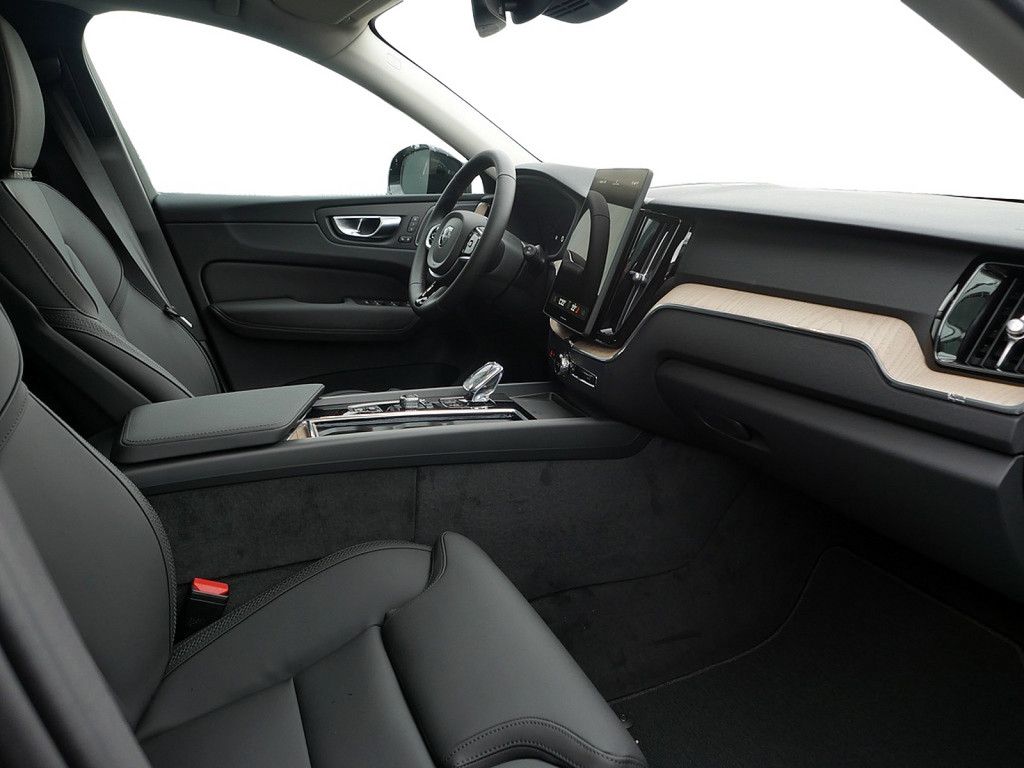 Volvo XC60 2025