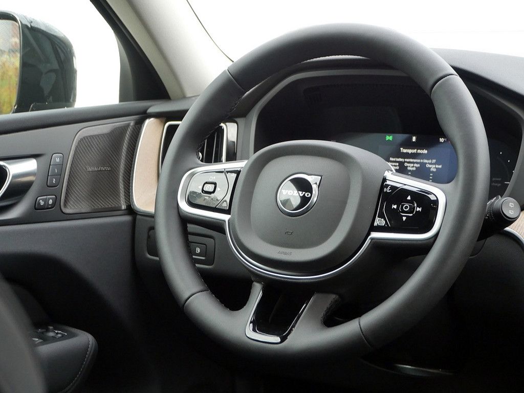 Volvo XC60 2025