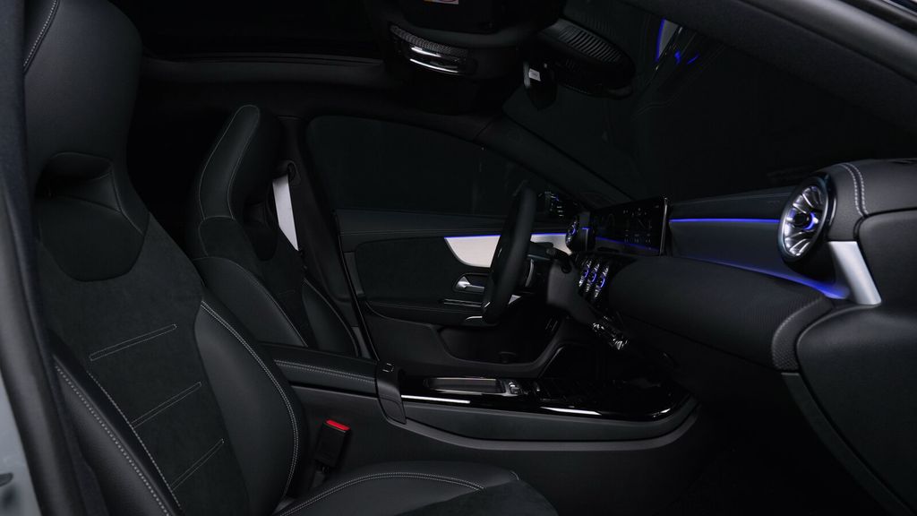 Mercedes-Benz CLA 200 2025