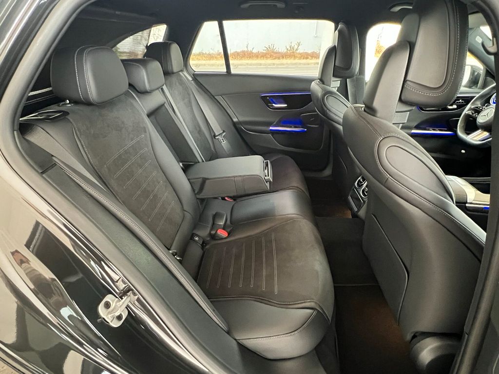 Mercedes-Benz C 200 2025