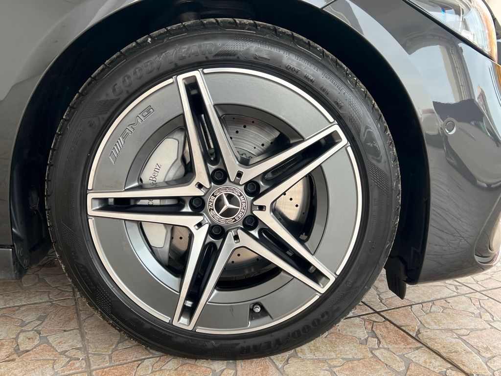 Mercedes-Benz C 200 2025