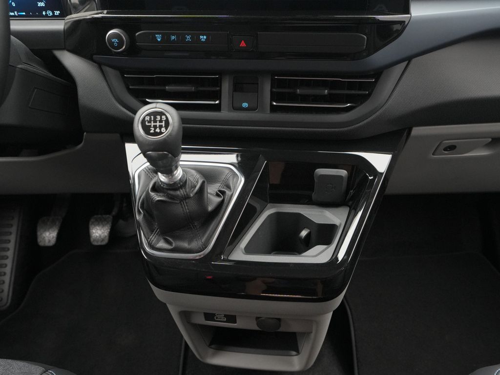 Ford Tourneo Custom 2025