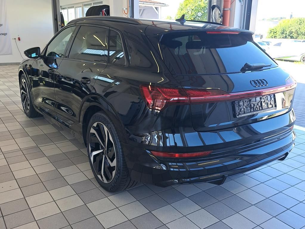 Audi e-tron 2022