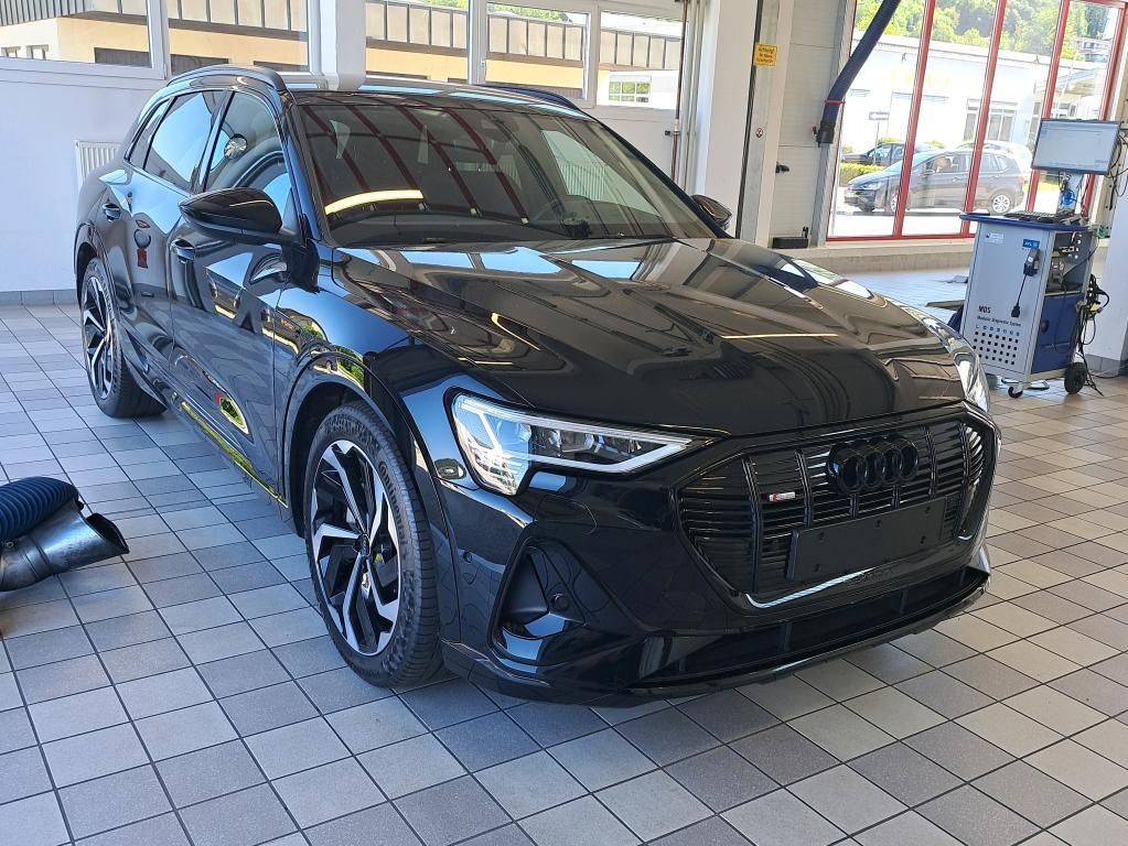 Audi e-tron 2022