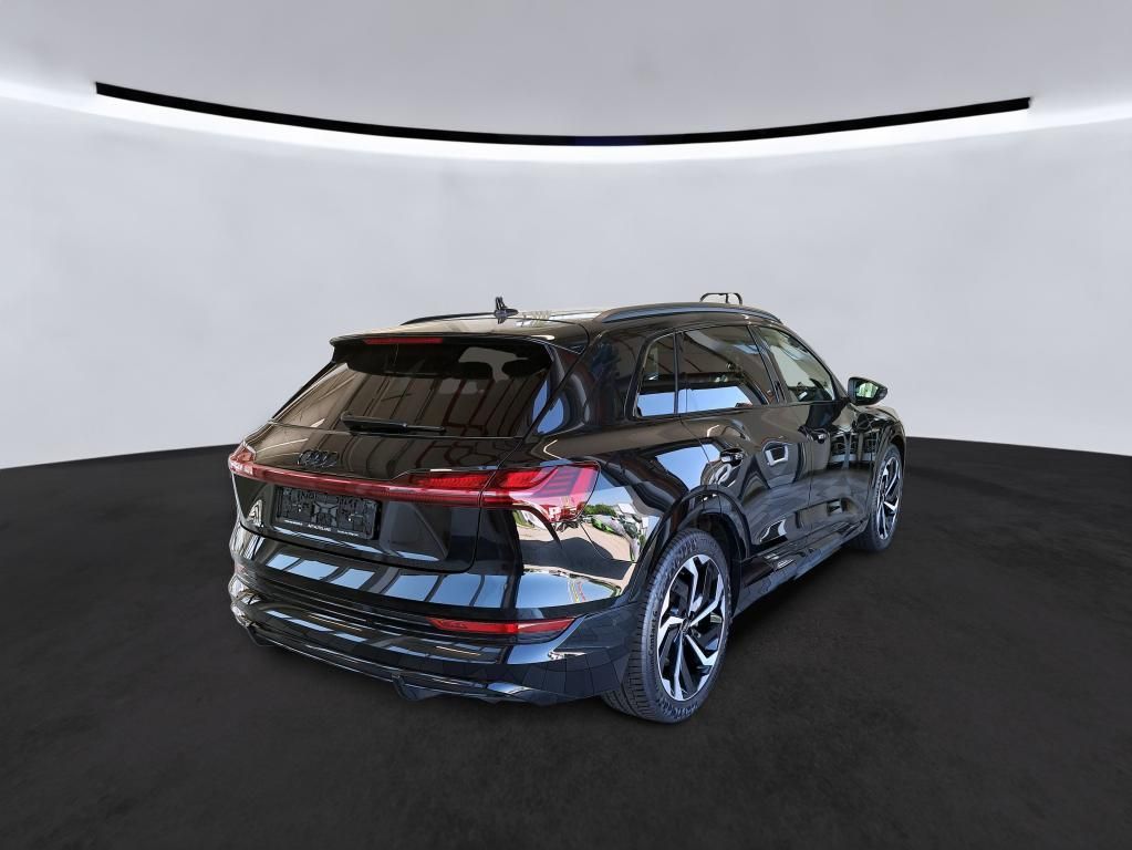 Audi e-tron 2022