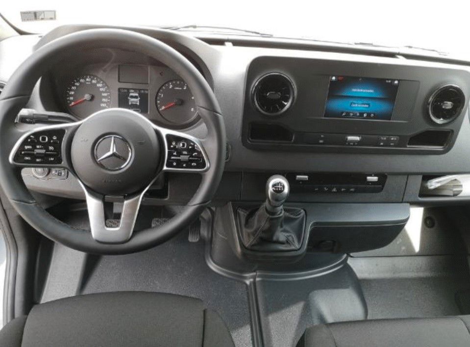 Mercedes-Benz Sprinter 2024