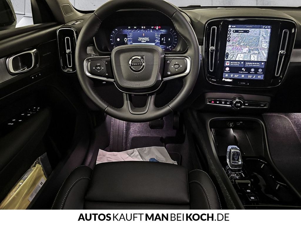 Volvo XC40 2025