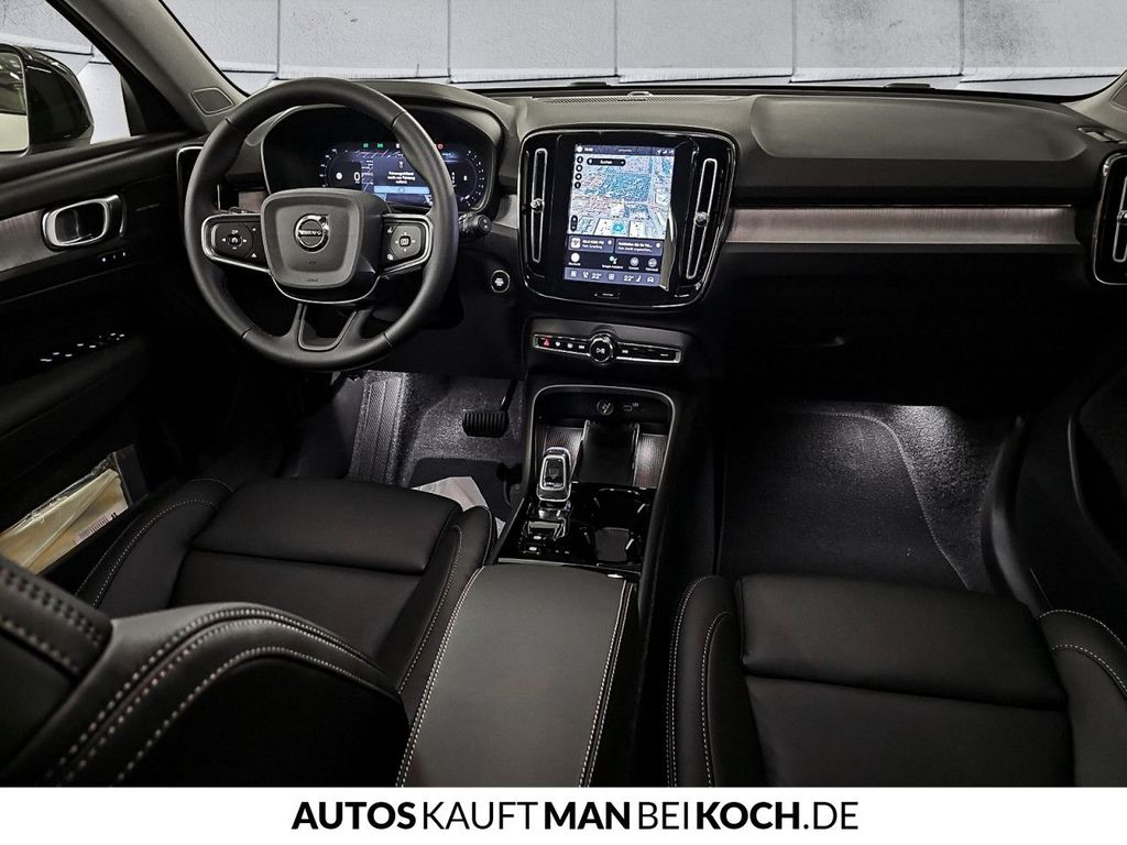 Volvo XC40 2025