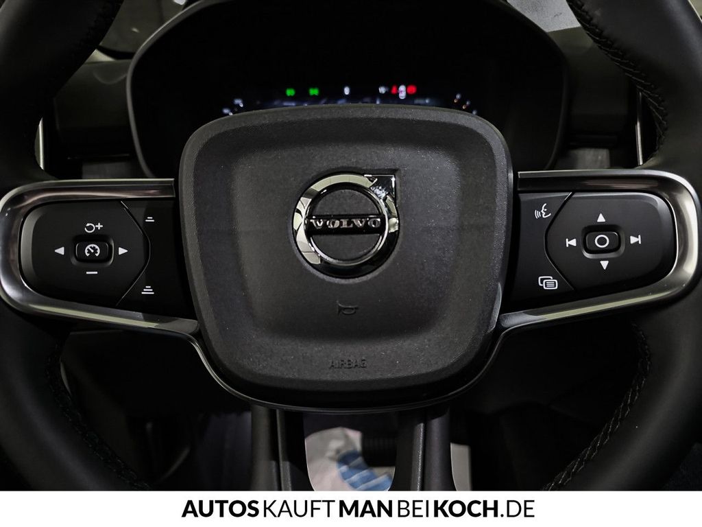 Volvo XC40 2025