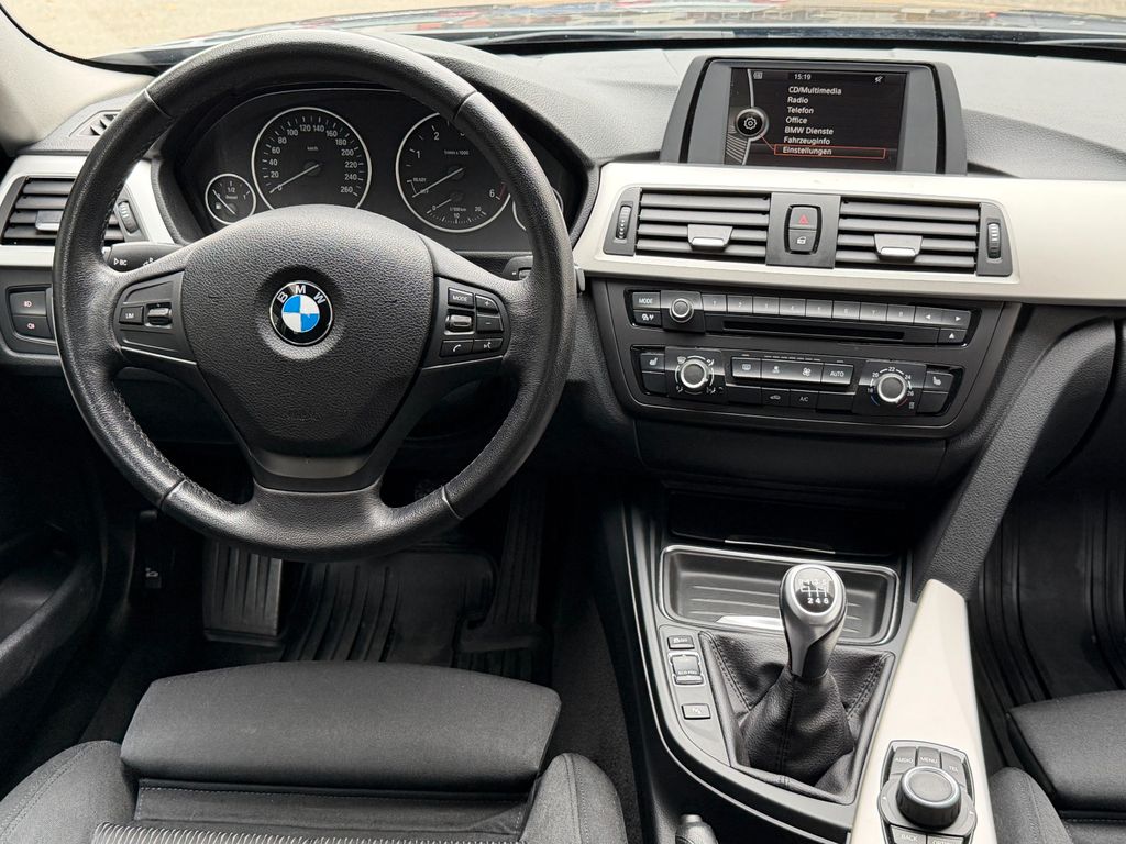 BMW 318 2013