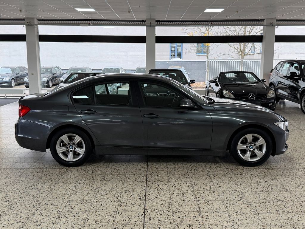 BMW 318 2013