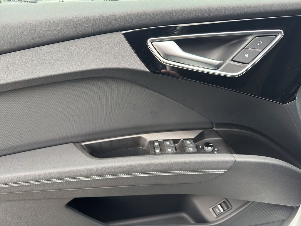 Audi Q4 e-tron 2025