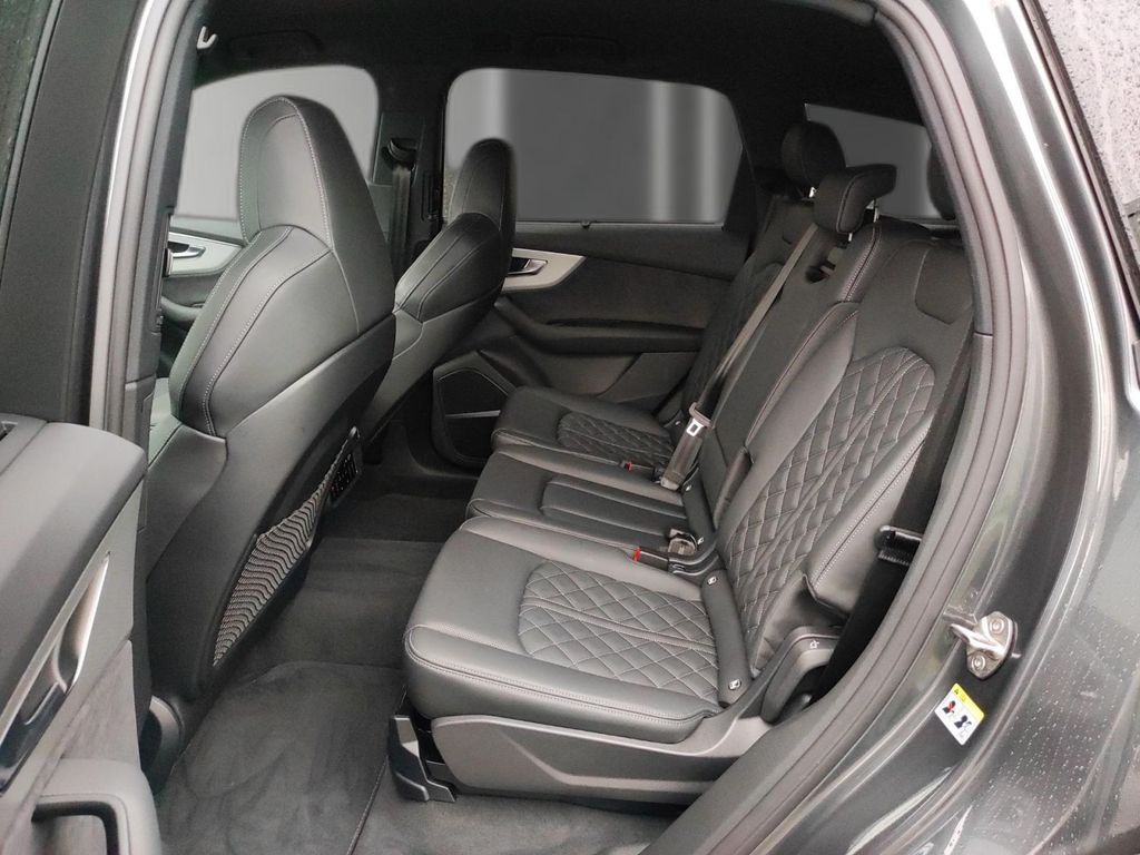 Audi SQ7 2025