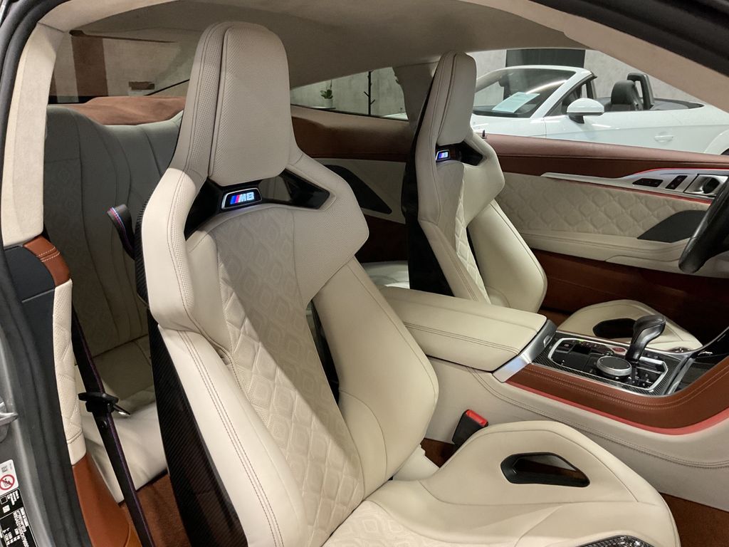 BMW M8 2021