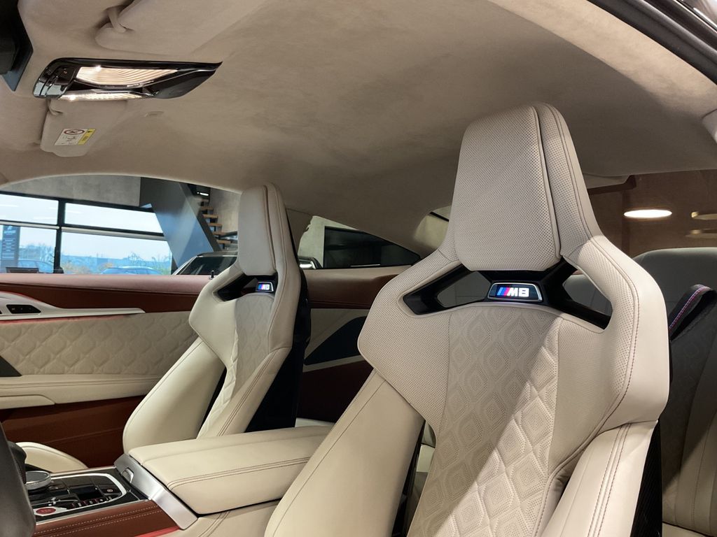 BMW M8 2021