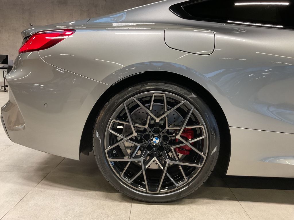 BMW M8 2021