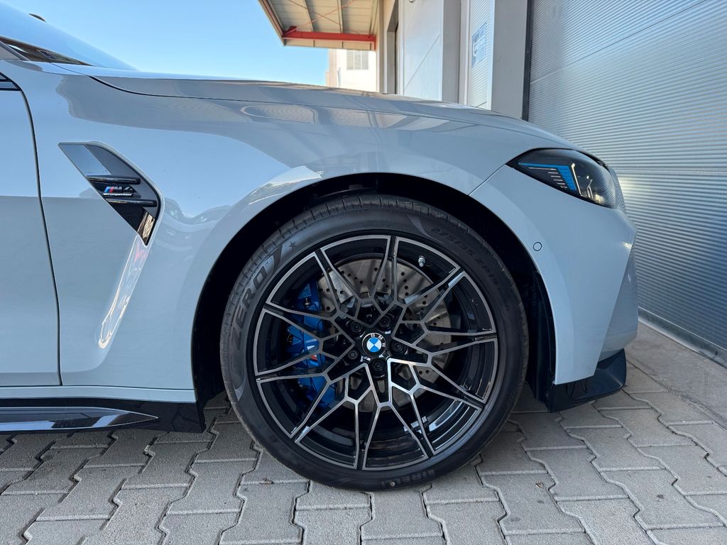 BMW M4 2025