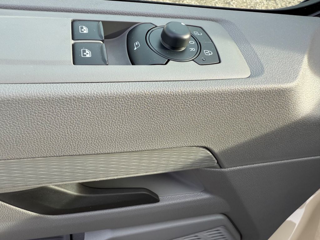 Volkswagen T7 Caravelle 2025