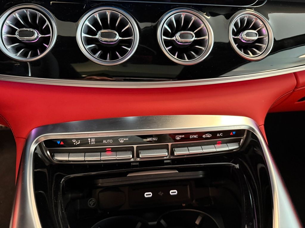 Mercedes-Benz AMG GT 2025