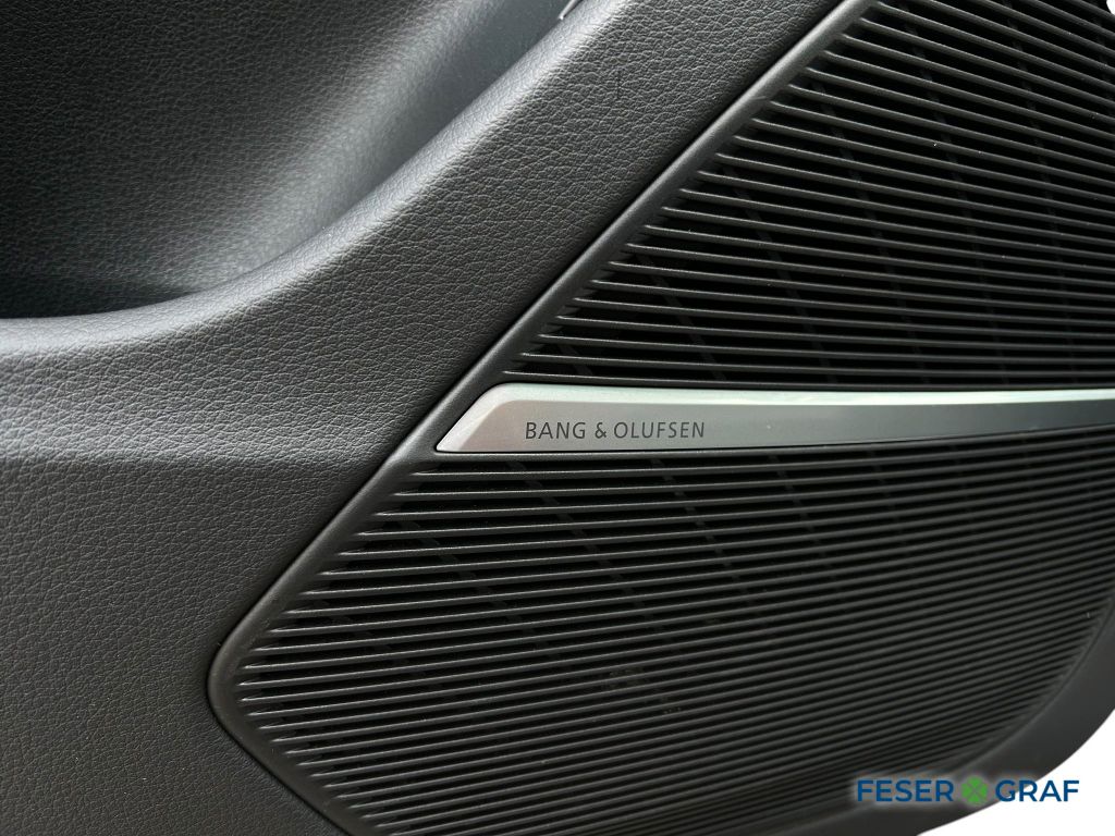 Audi SQ8 2025
