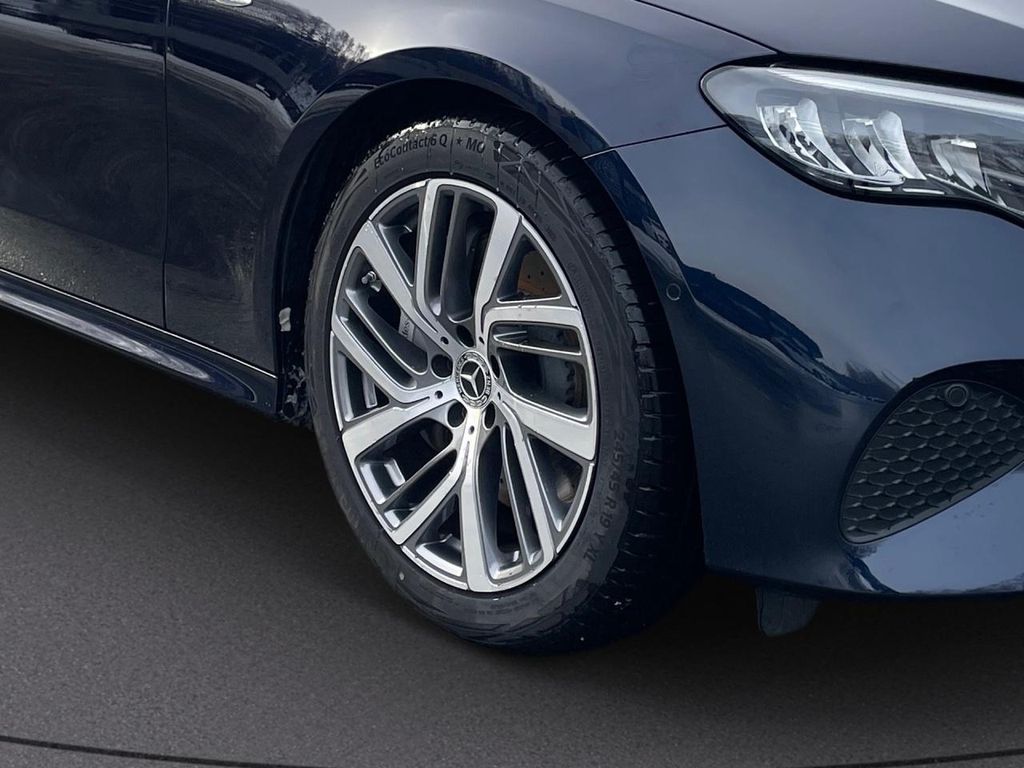 Mercedes-Benz E 300 2025