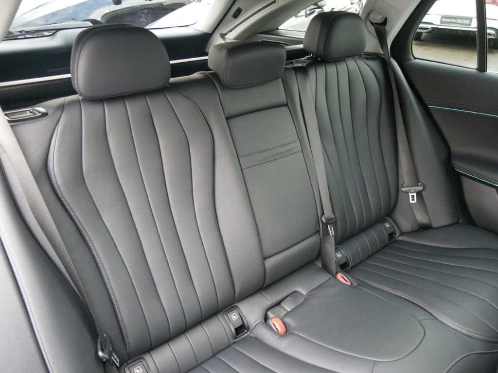 Mercedes-Benz E 220 2024