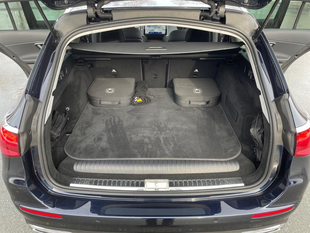 Mercedes-Benz E 300 2025