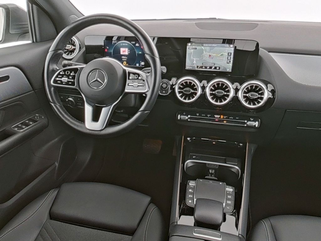 Mercedes-Benz GLA 200 2023