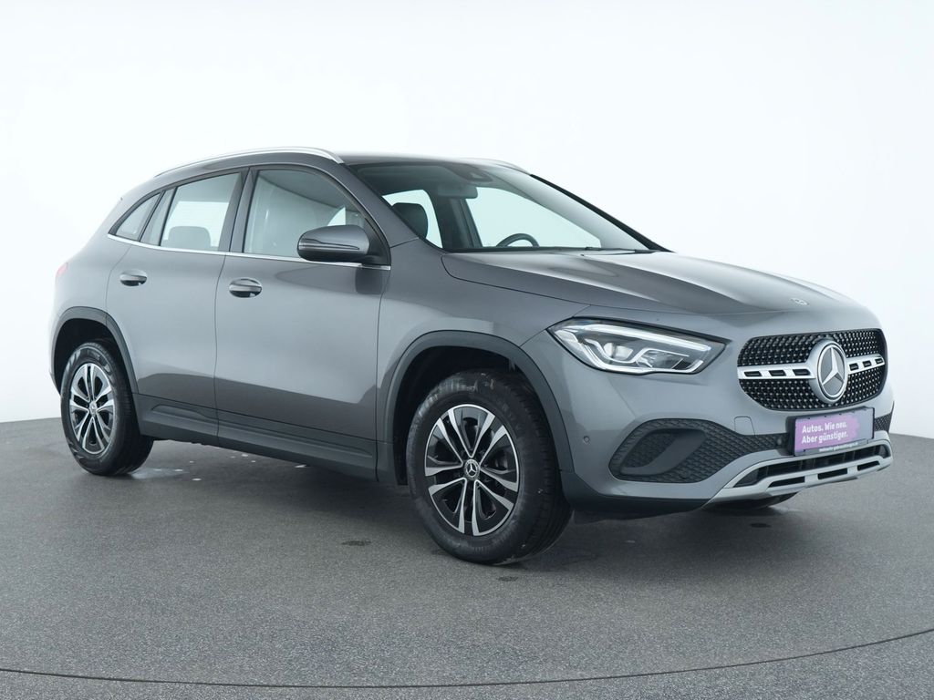Mercedes-Benz GLA 200 2023