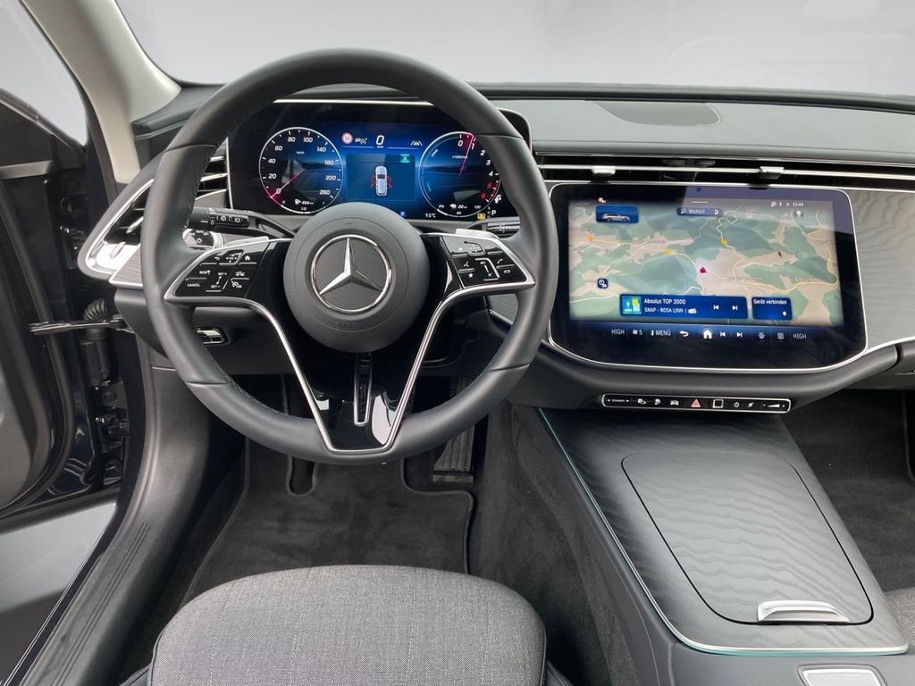 Mercedes-Benz E 300 2025