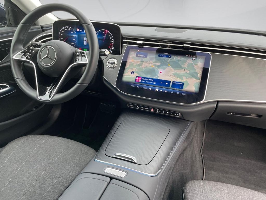 Mercedes-Benz E 300 2025