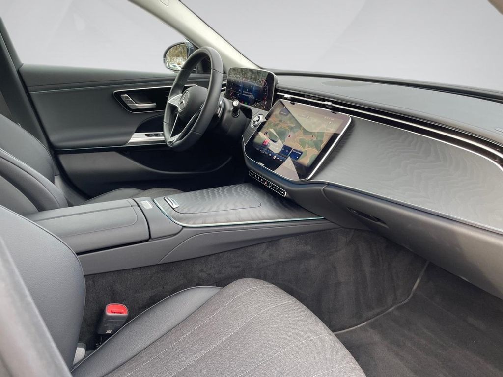Mercedes-Benz E 300 2025