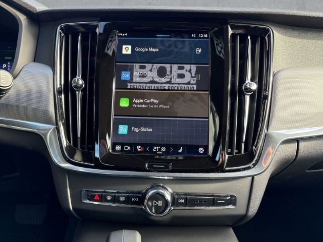 Volvo V90 2025