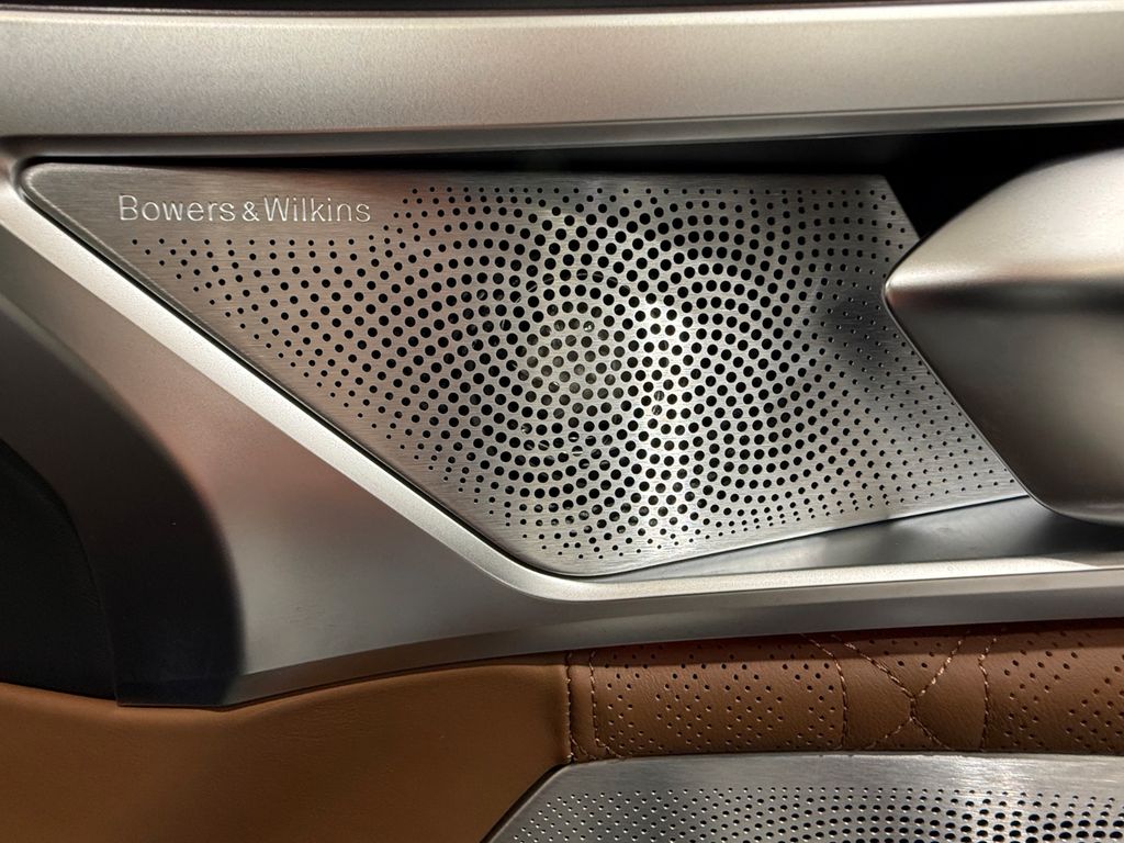 BMW 850 2025