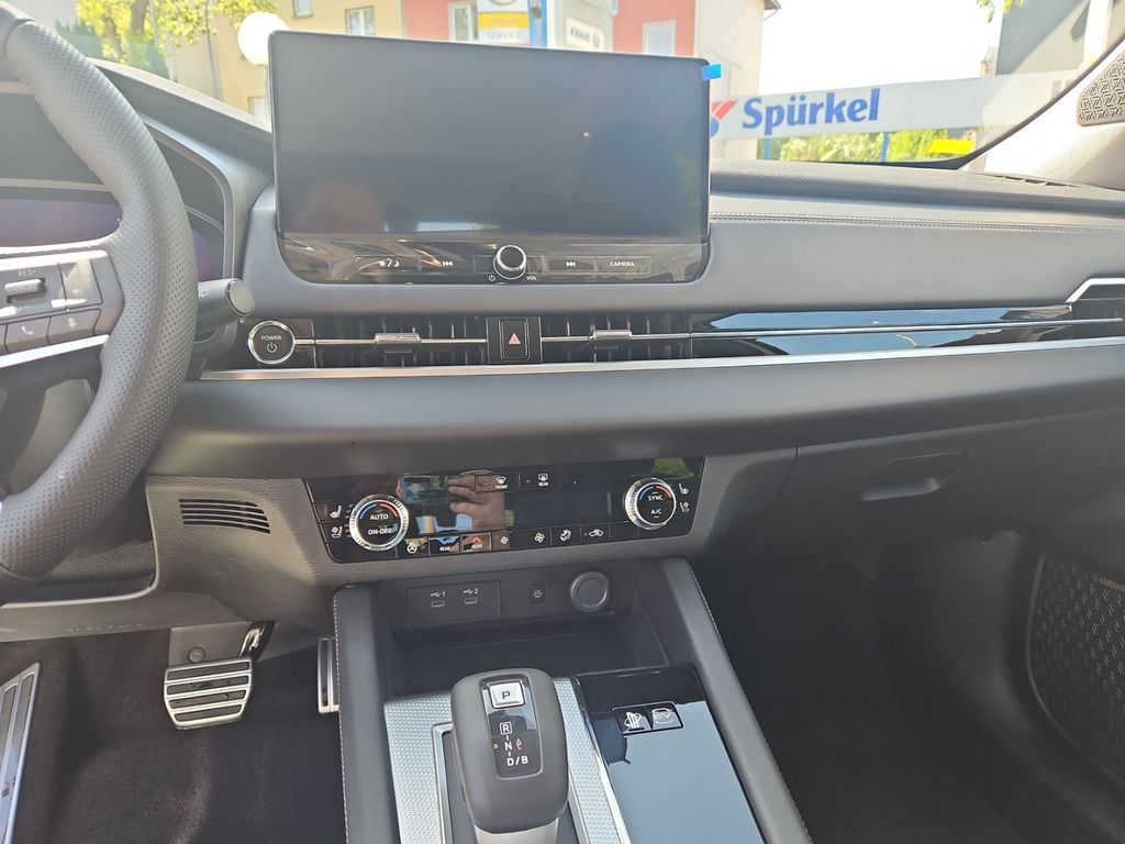 Mitsubishi Plug-in Hybrid Outlander 2025