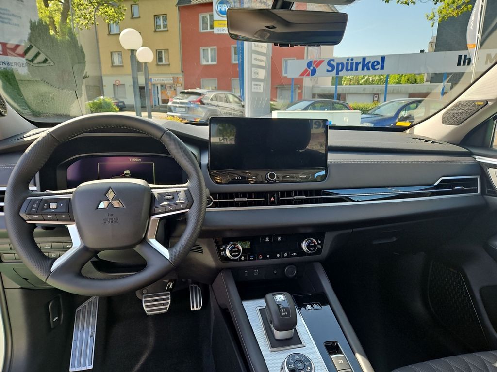 Mitsubishi Plug-in Hybrid Outlander 2025