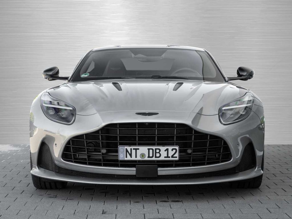 Aston Martin DB12 2024