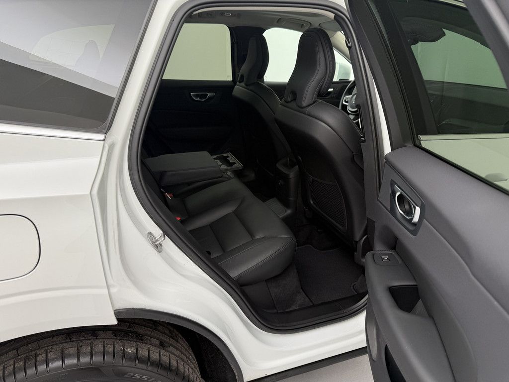 Volvo XC60 2025