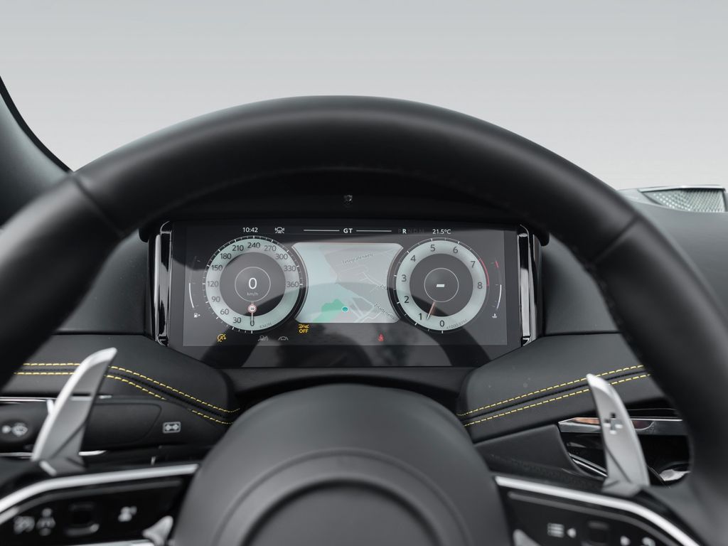 Aston Martin DB12 2025