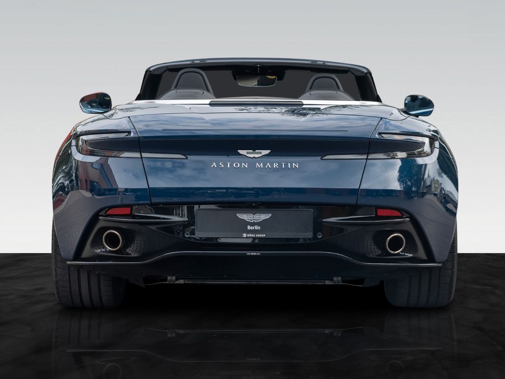 Aston Martin DB12 2025