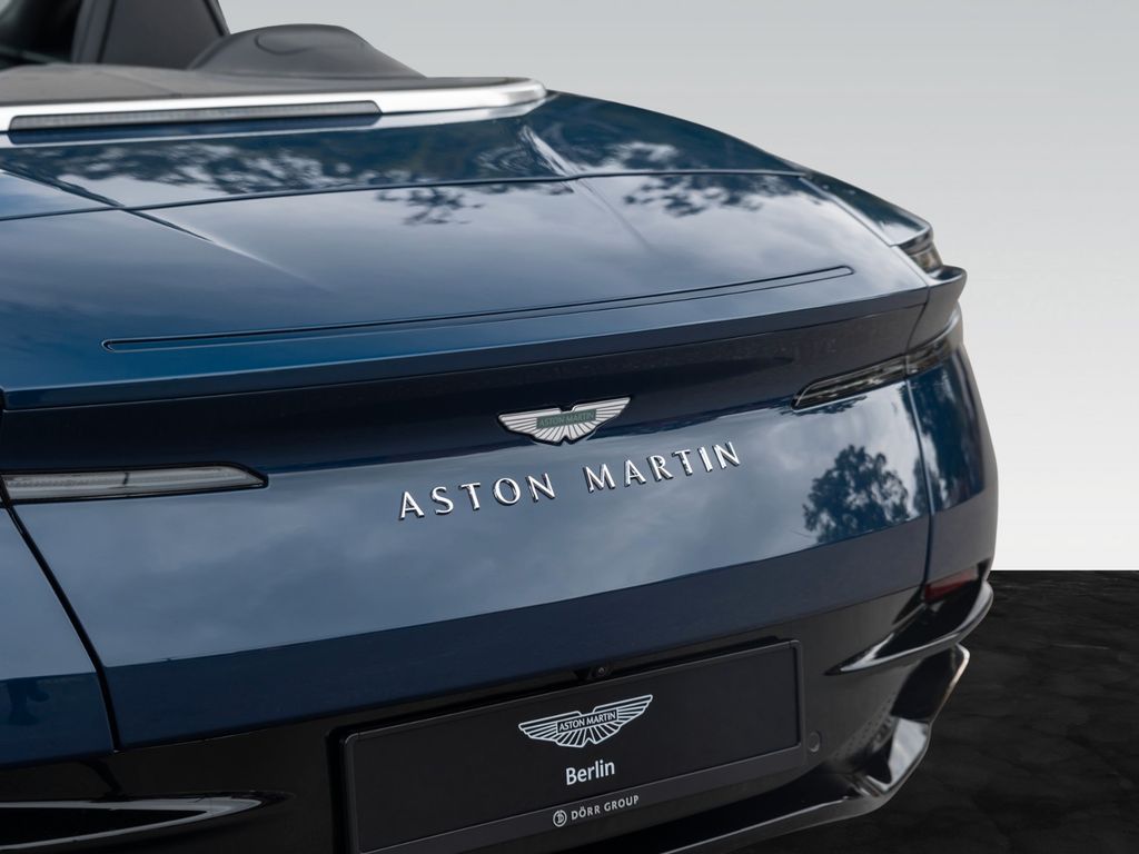 Aston Martin DB12 2025